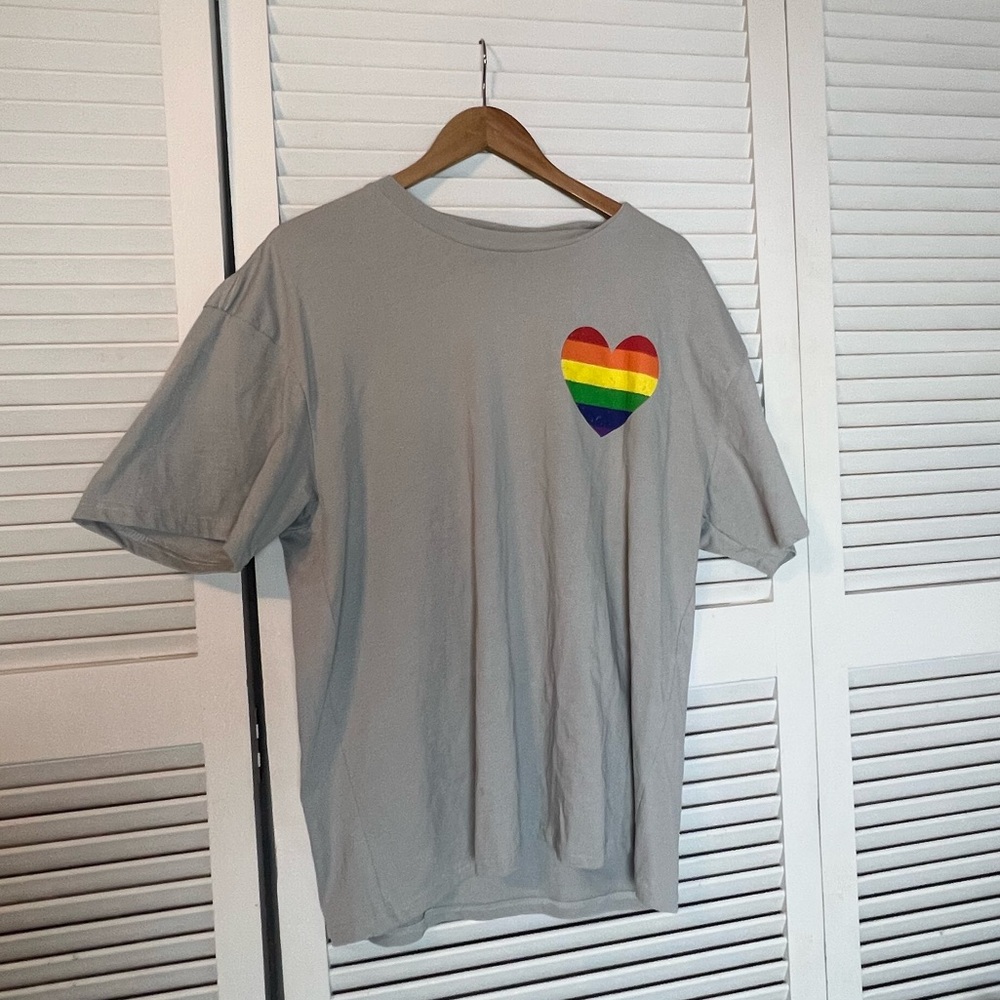 Casual Gray Tee with Rainbow Heart Design